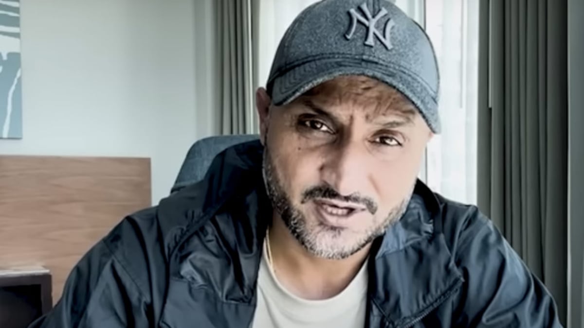 "Kon Sa Nasha…": Harbhajan Fumes Over Inzamam's 'Conversion' Comment