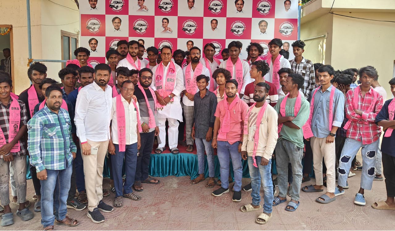 Telangana Polls 2023: Welfare scheme beneficiaries campaign for BRS in Suryapet