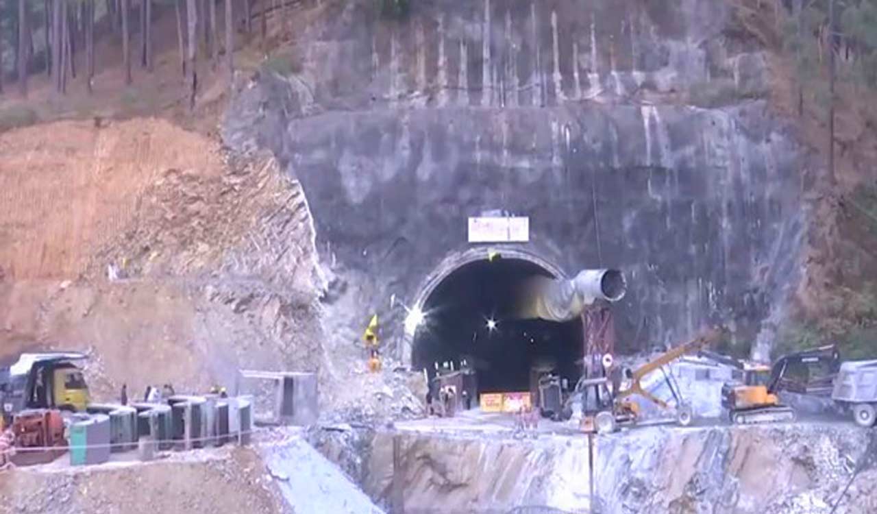 Final preparations to rescue trapped workers in tunnel collapse: CMO