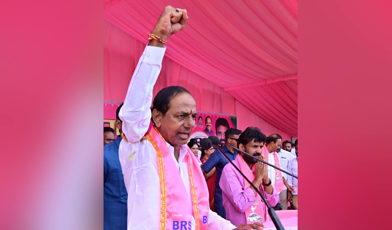 KCR to likely tour Karimnagar, Rajanna-Siricilla districts on April 5, to console distressed farmers