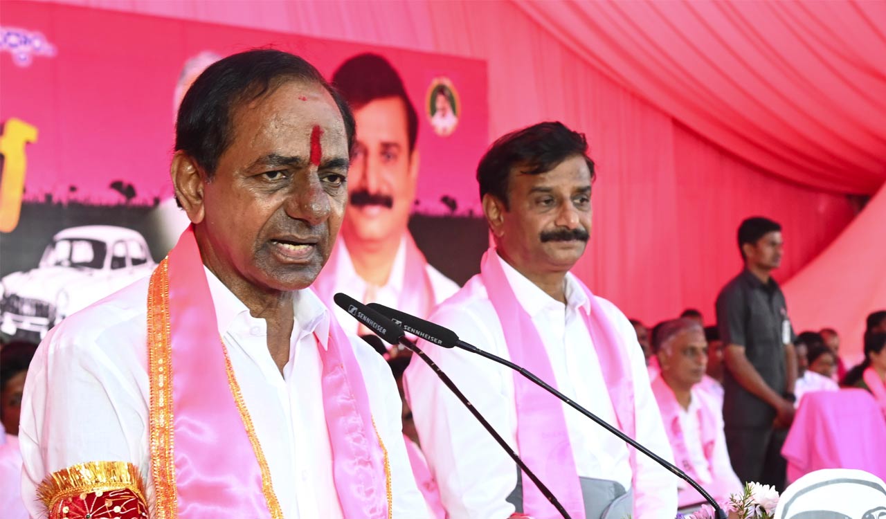 KCR says Congress is stalling Rythu Bandhu scheme