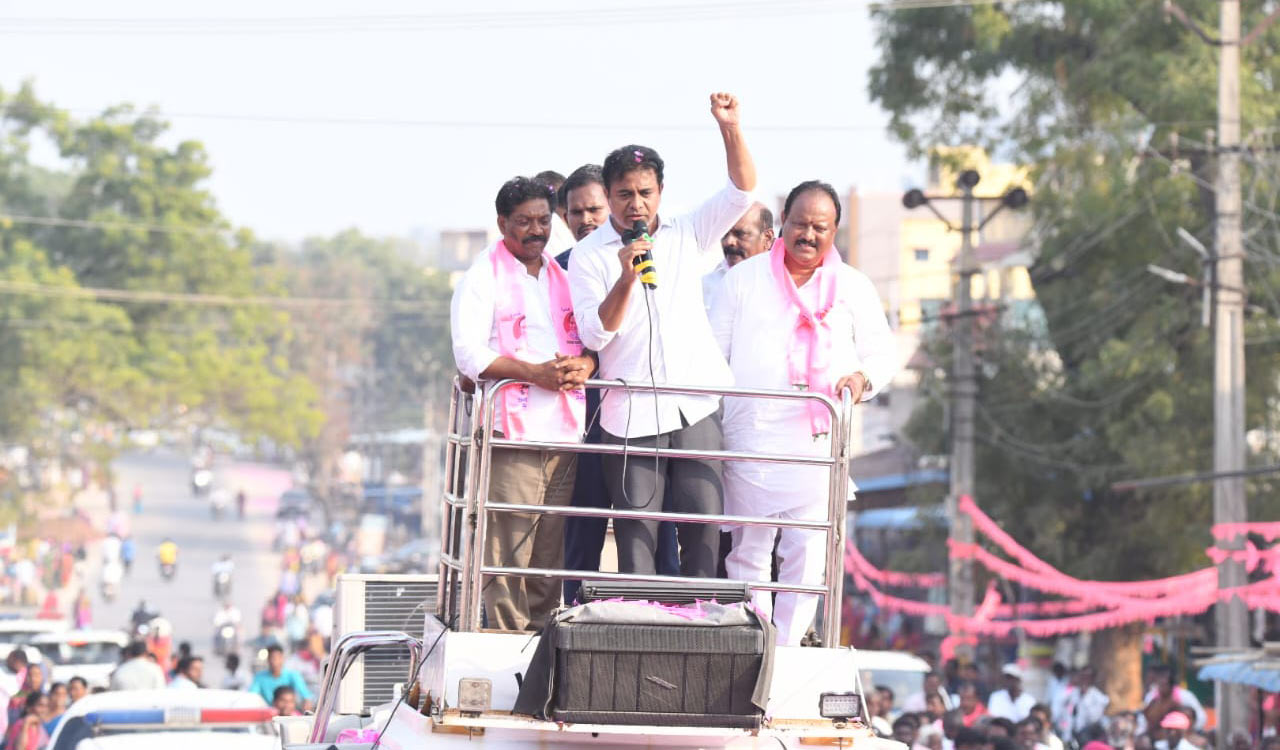 Congress, which ruled Telangana for 11 terms, now asking for one chance: KTR