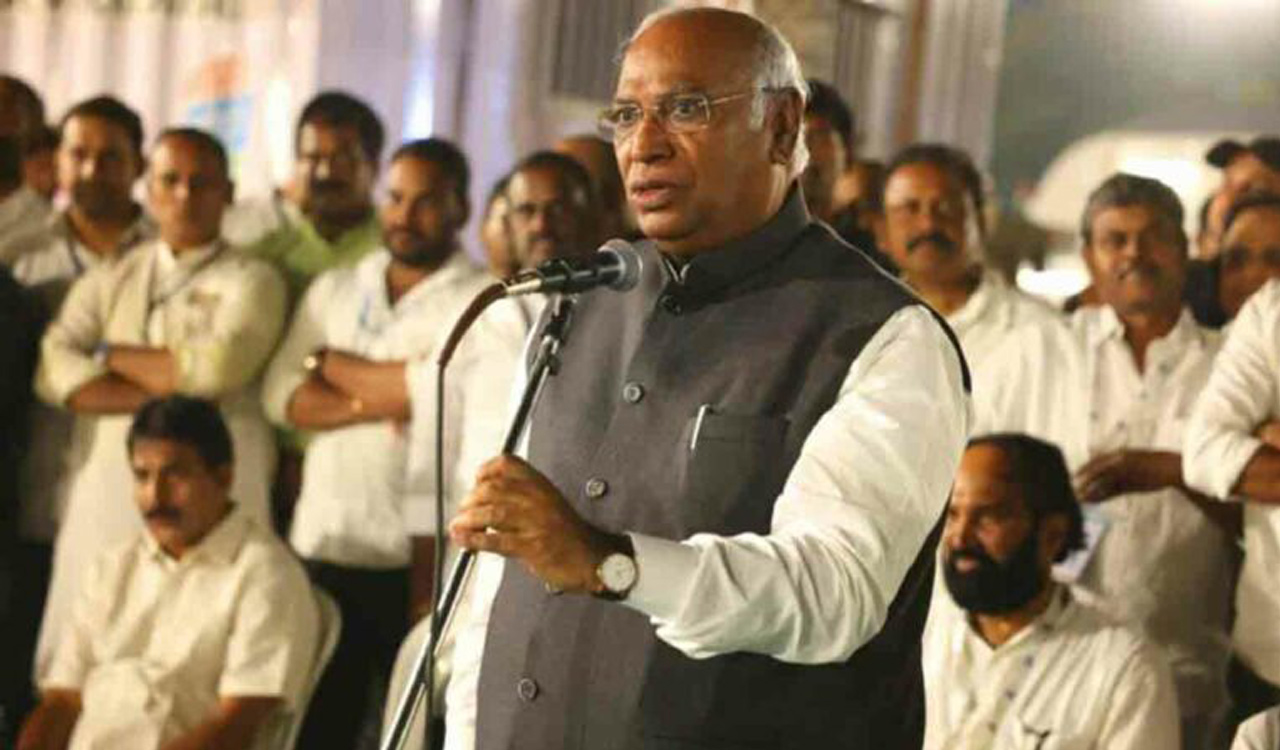 Mallikarjun Kharge to address public meetings in Telangana