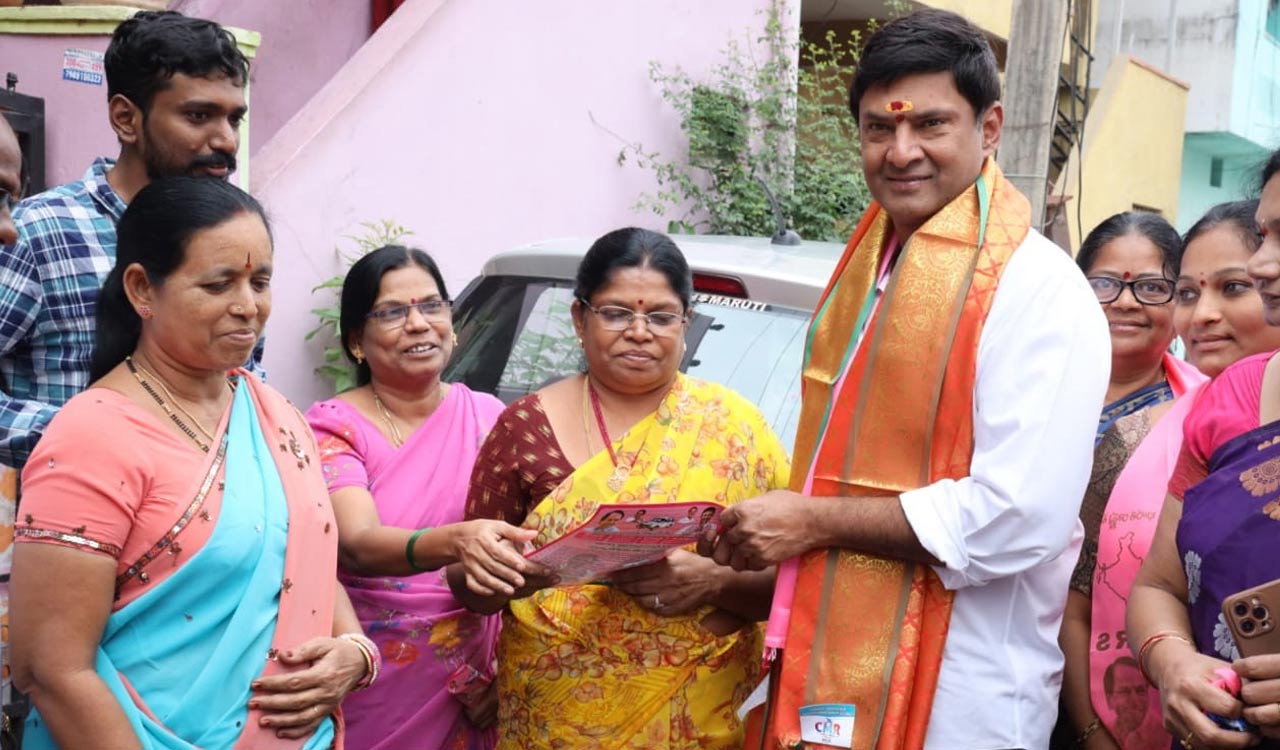 Hyderabad: Marri Rajasekhar Reddy takes part in door-to-door campaign at East Anand Bagh