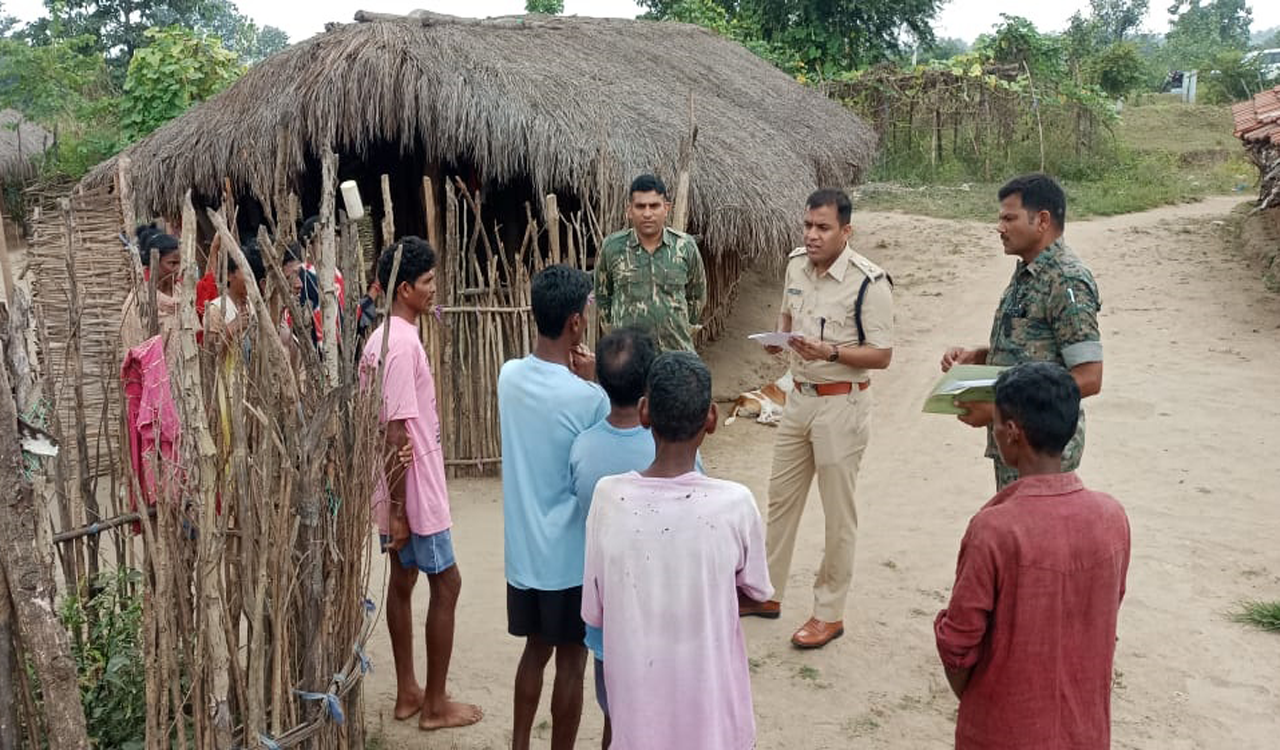 SP urges people of Maoist affected villages to exercise vote fearlessly