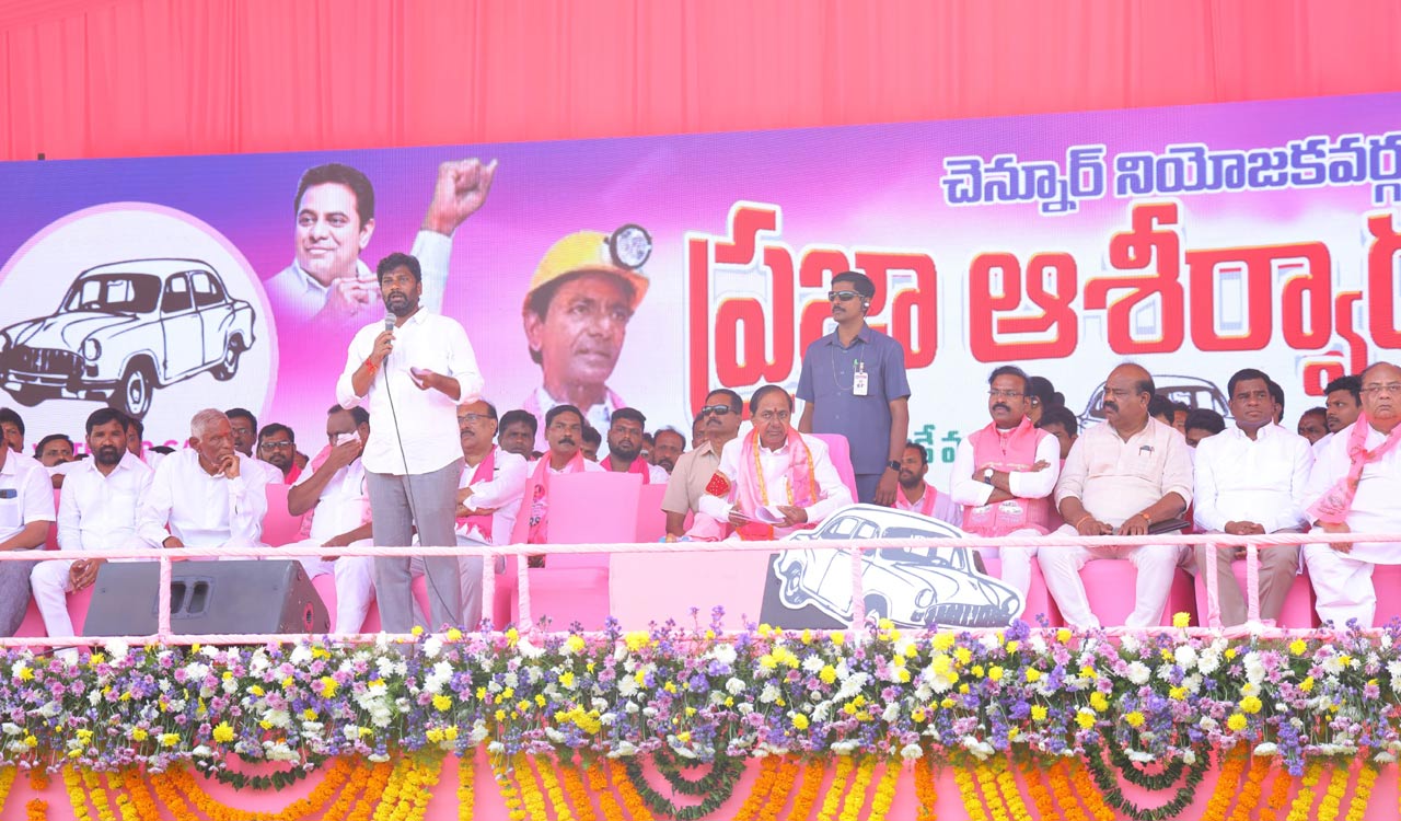 Construction workers pledge support to Suman in Mancherial