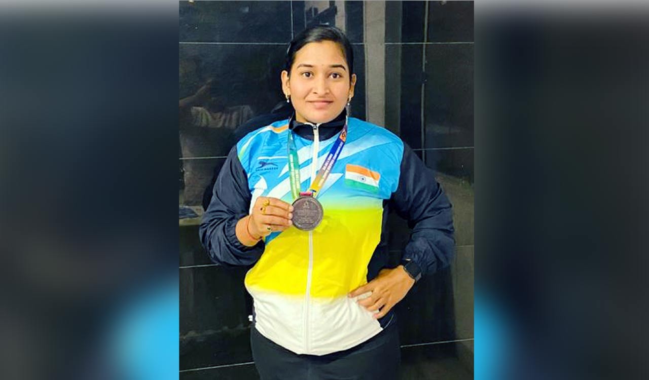 Telangana’s Sukanya clinches bronze in National Bench Press Championship