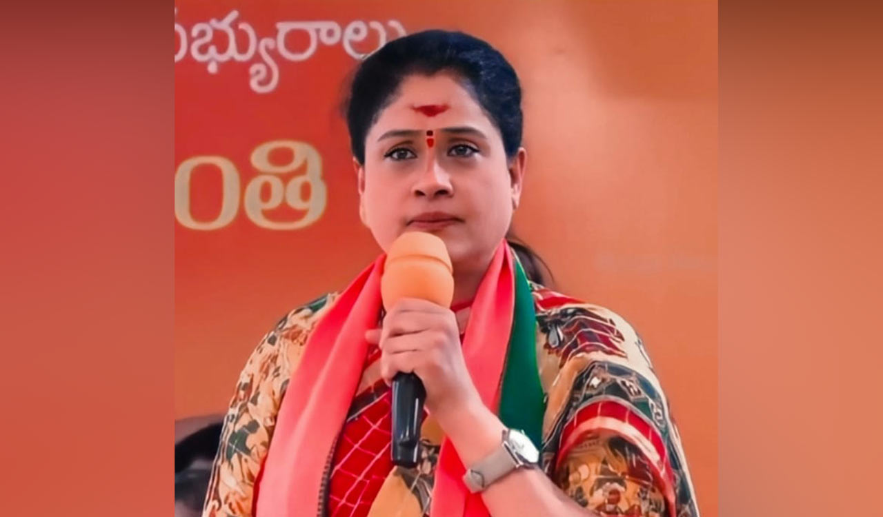 Vijayashanthi quits BJP, likely to join Congress