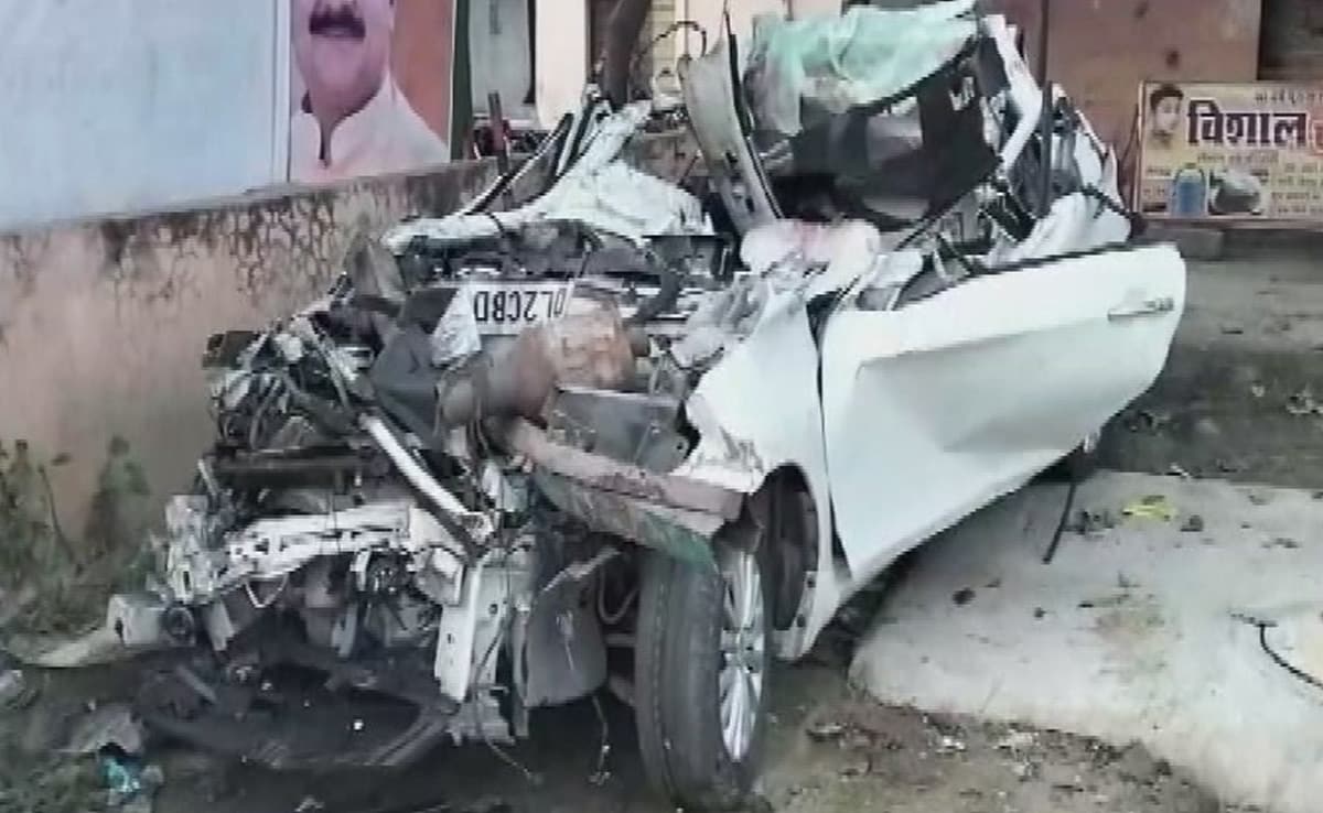 6 In Car Killed After Collision With Truck In UP's Muzaffarnagar