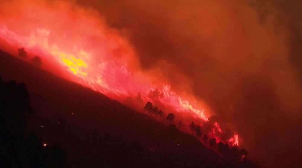 Wildfire rages in eastern Spain