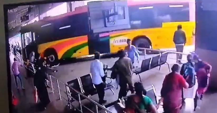 In Andhra Horror, Bus Suddenly Moves At Station, Runs Over People; 3 Dead