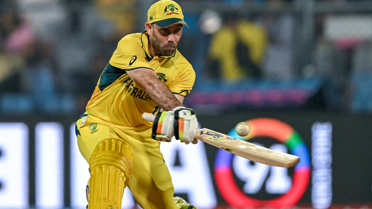 "Mad Max Show": Maxwell's Explosive Double Ton Sends Internet Into Frenzy