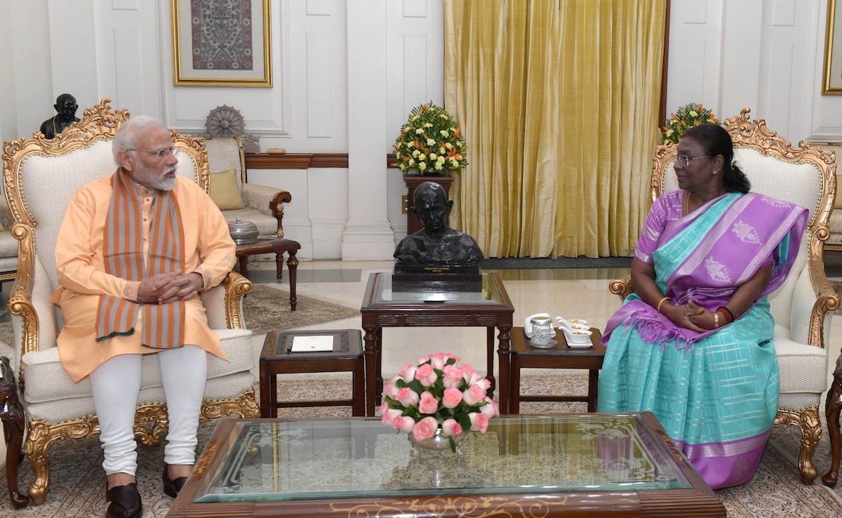 PM Modi Meets President Murmu At Rashtrapati Bhavan On Diwali