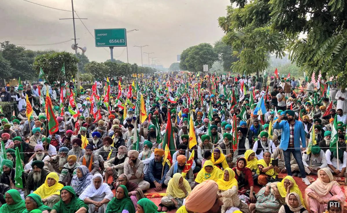 Farmers Protesting At Chandigarh-Mohali Border To Meet Punjab Governor