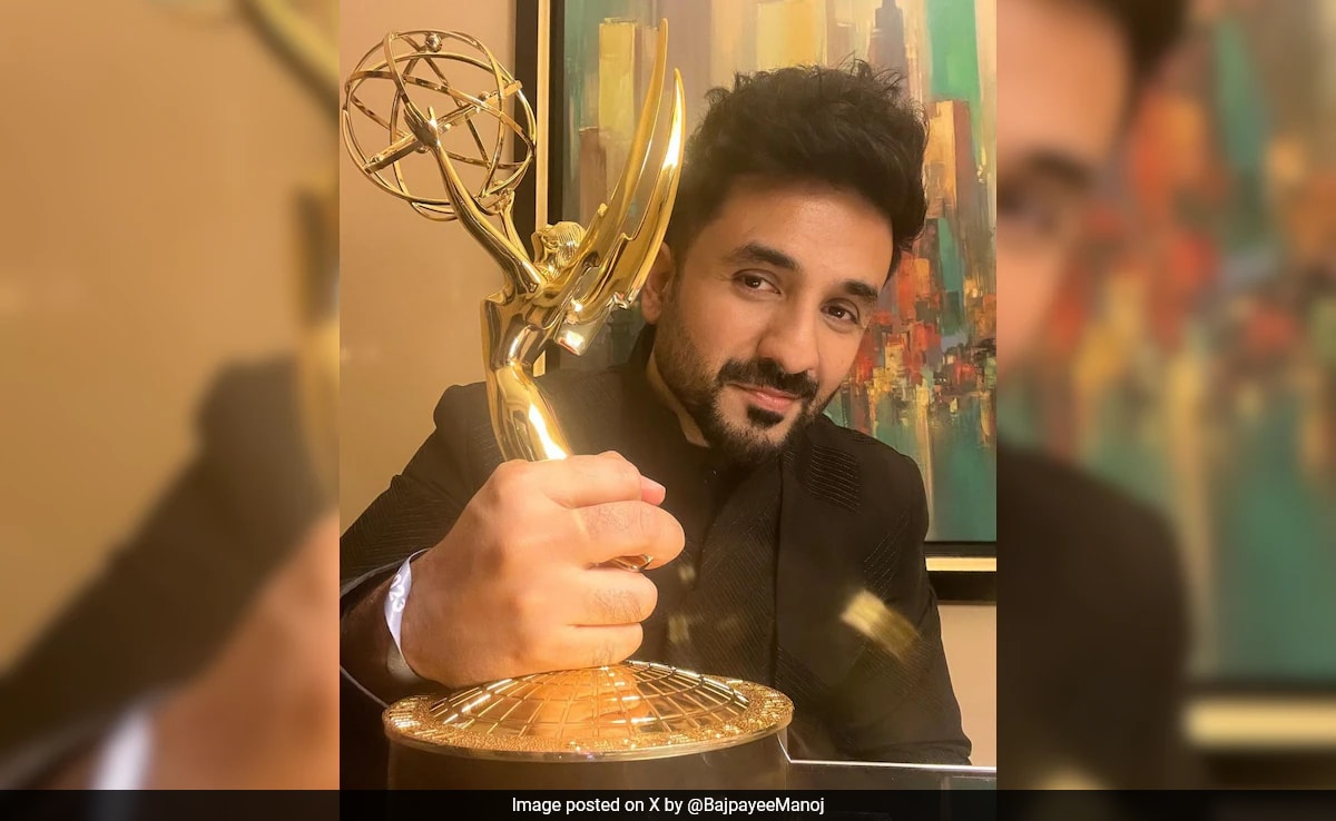 Vir Das Stopped At Bengaluru Airport While Carrying His Emmy. Here's Why