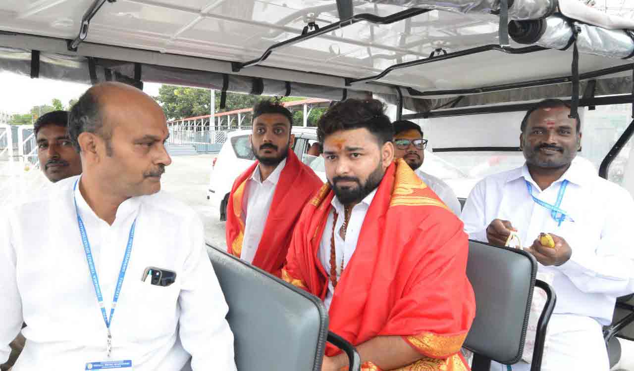 Rishabh Pant and Axar Patel visits Sri Venkateswara Swamy temple