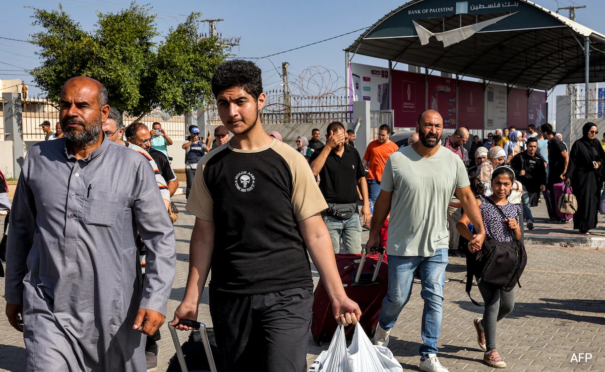 First Foreigners Leave Gaza For Egypt Through Rafah Crossing