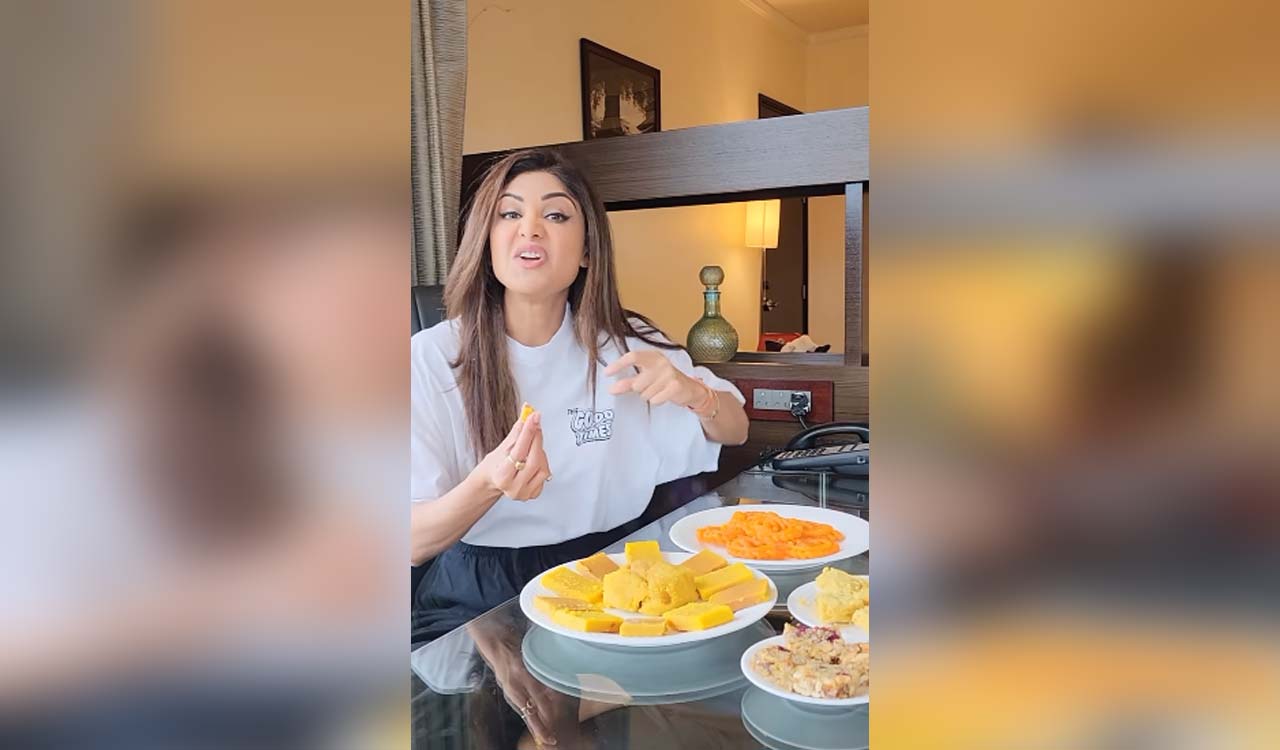 Sunday Binge: Shilpa Shetty gorges on ‘Mysore Pak’ in Mysore