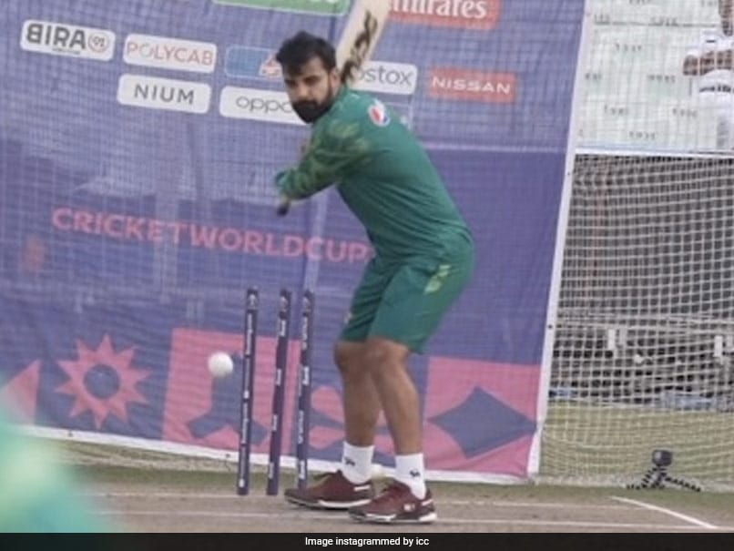 Pak Players Try To Hit 'No Footwork' Shots Like Maxwell. Here's The Result