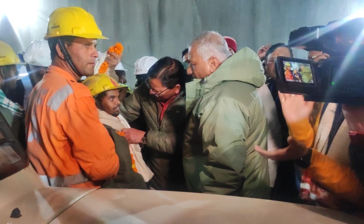 Rescued Workers In Makeshift Hospital Inside Tunnel: 10 Points