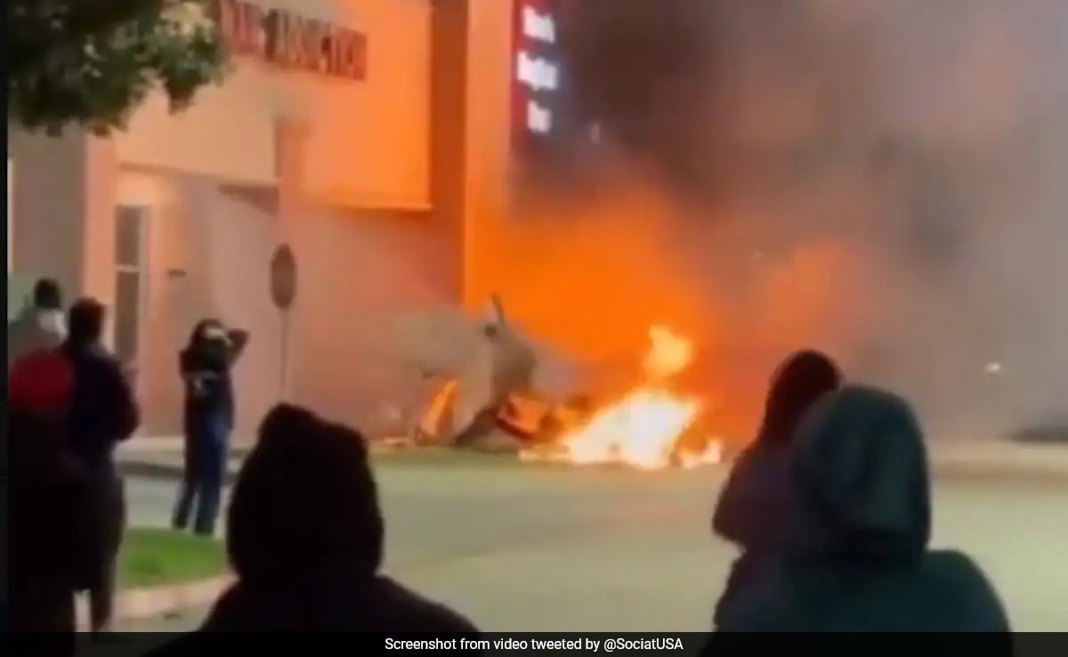 Video: Small Plane In US Crashes Into Shopping Centre Parking Lot