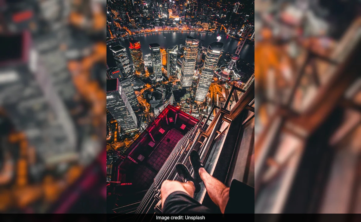 Daredevil Arrested For Scaling 80-Storey Crane At Construction Site In US