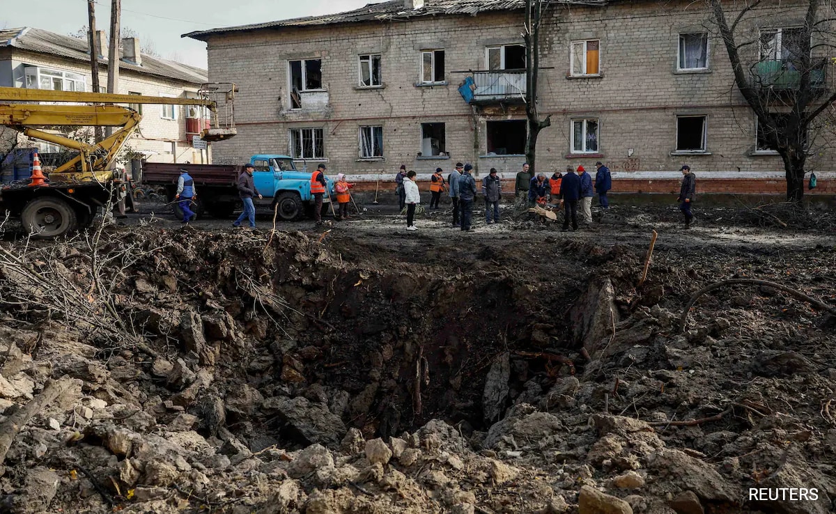 1 Killed, 3 Injured In Russian Strike On Ukraine Town, 20 Homes Damaged