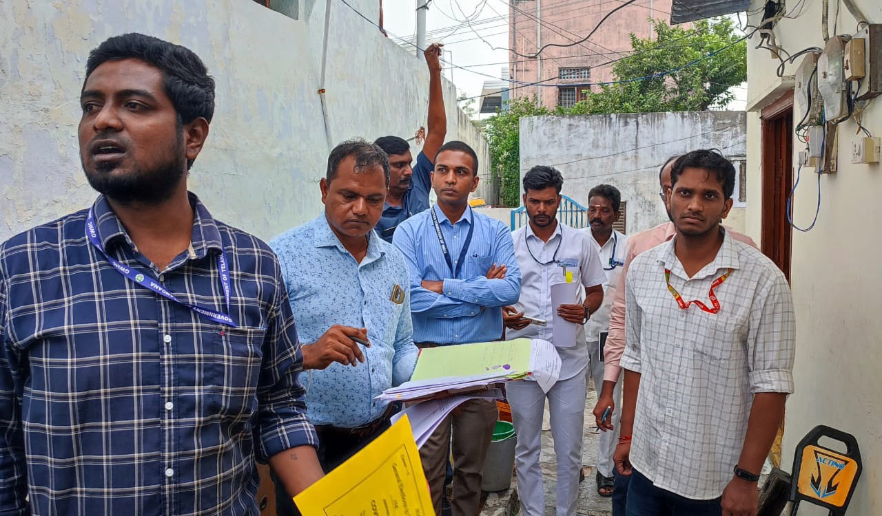 Warangal: Police observer directs strict measures at critical polling stations