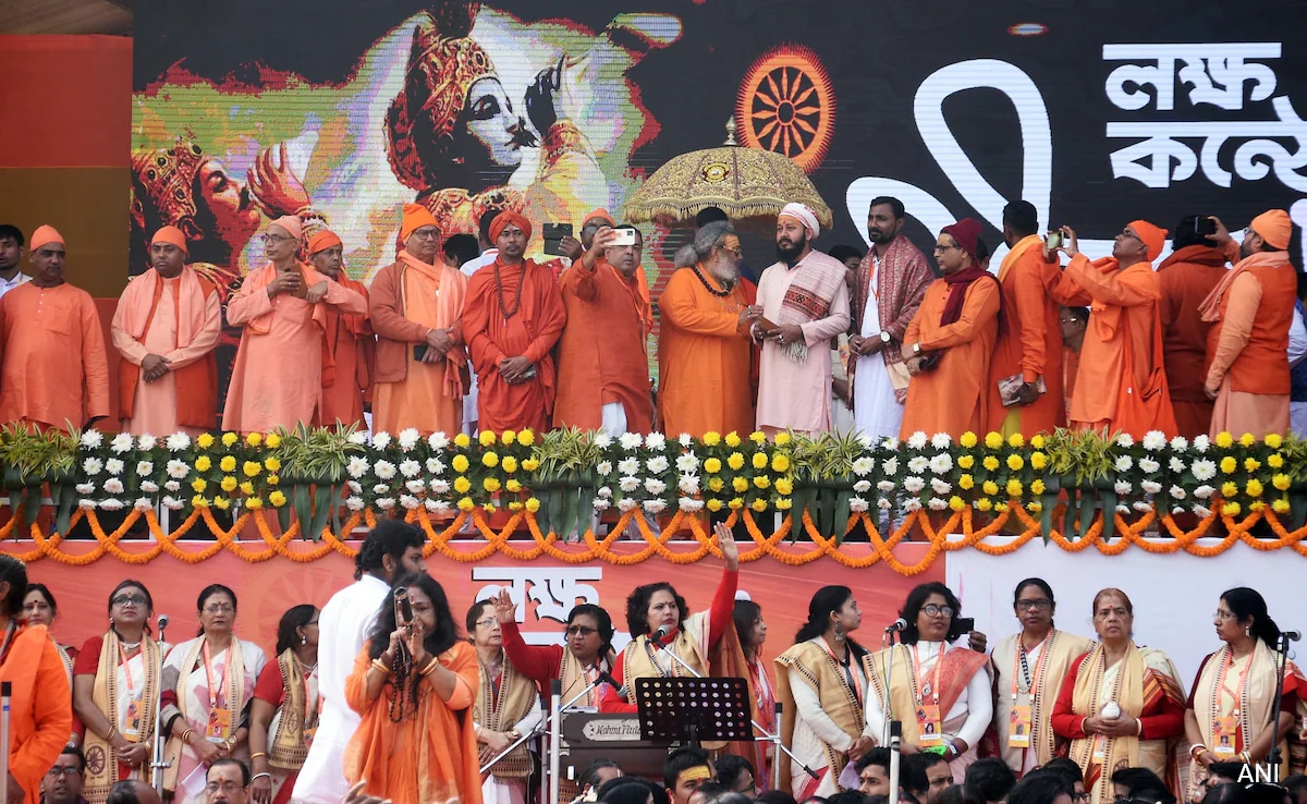 Nearly 1 Lakh People Recite Bhagavad Gita In Kolkata, Trigger TMC-BJP Row