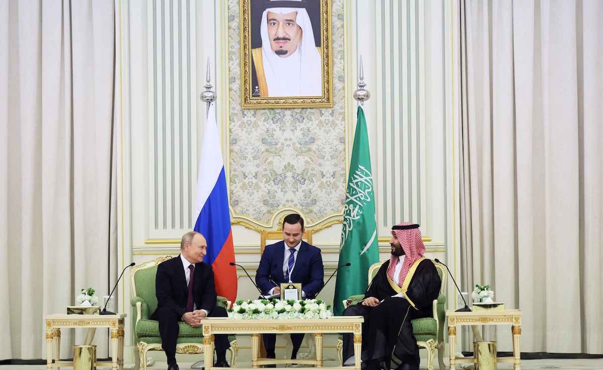 Putin, Saudi Prince Urge OPEC+ Powers To Join Oil Cuts For Economy