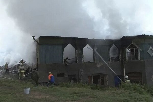 7 killed in candle factory fire in India