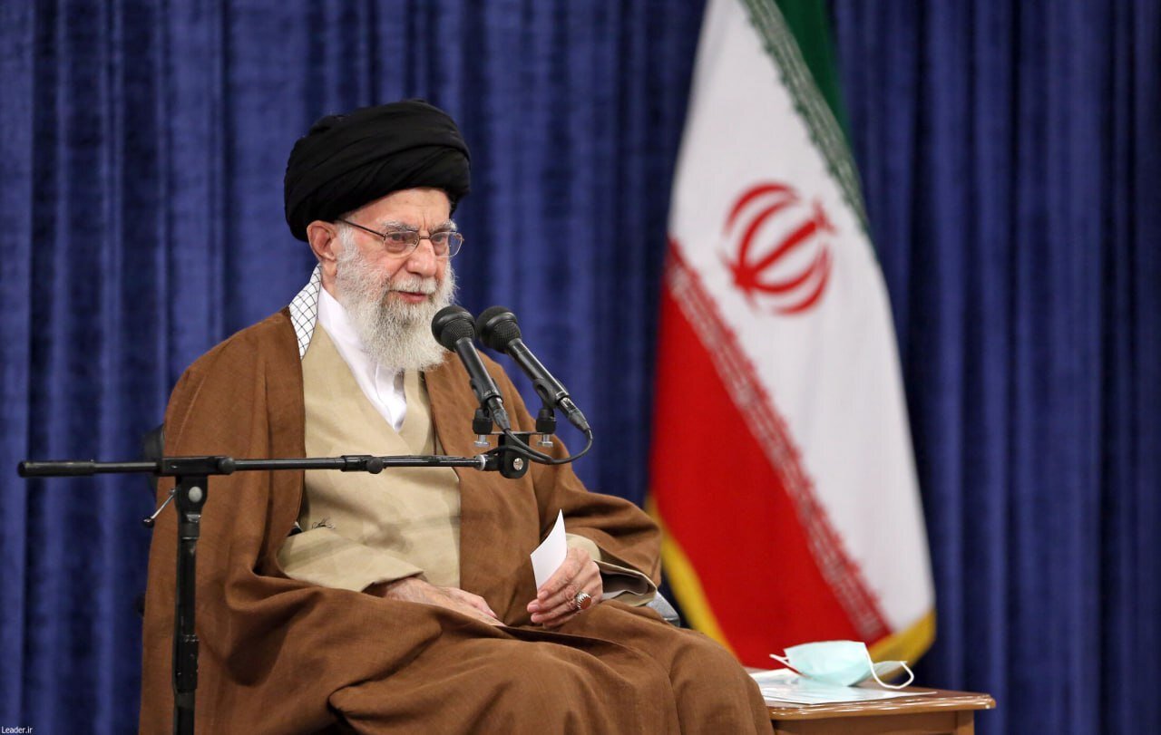 Leader receives people from Kerman, Khuzestan provinces