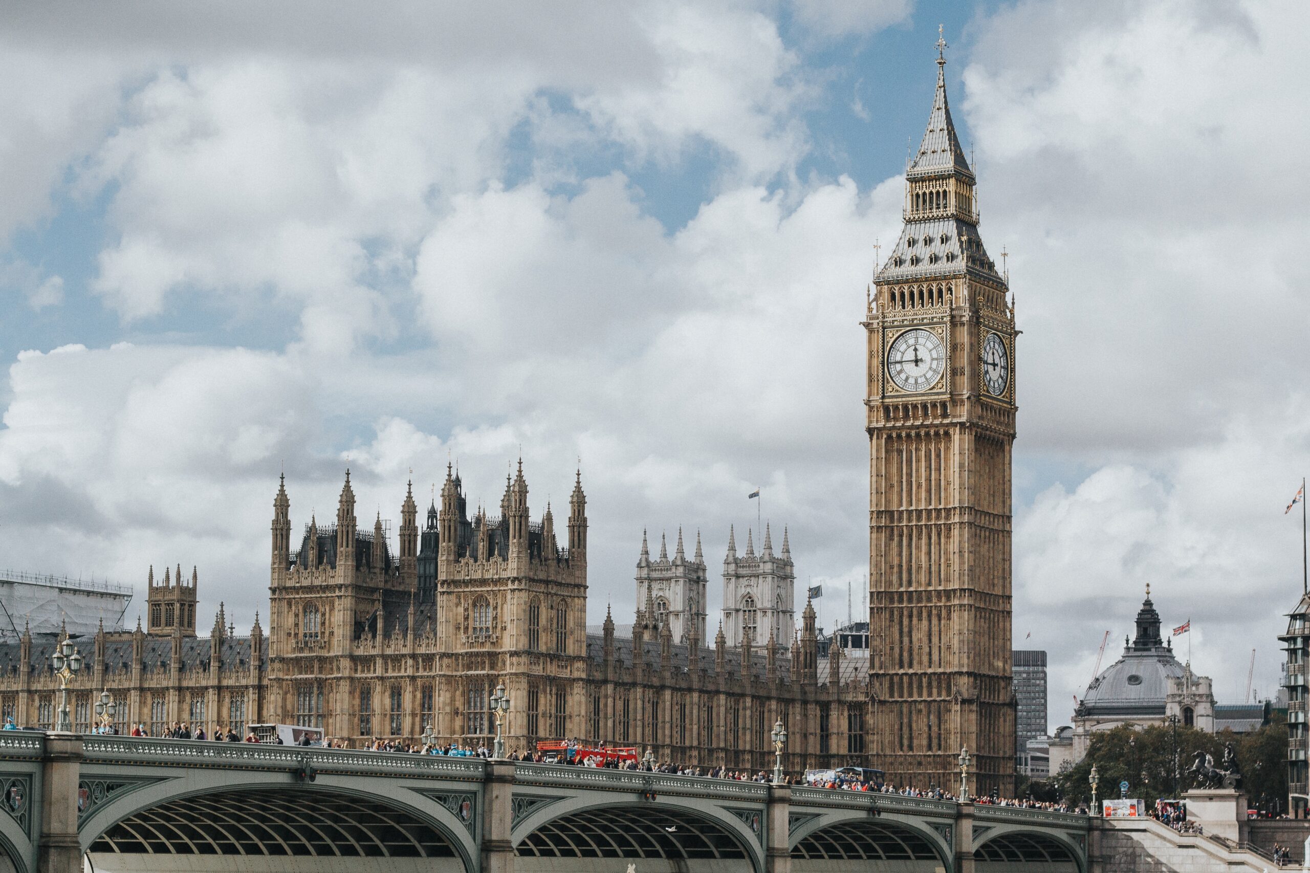 London's Big Ben Marks 100 Years Of Broadcasting New Year's Eve 'Bongs'