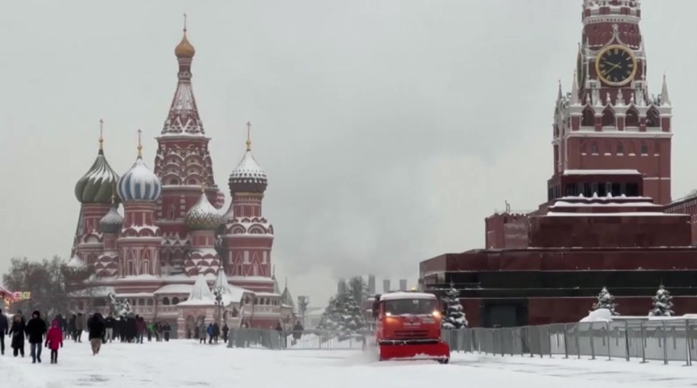 Blizzards sweep across Russia, bringing massive snow falls