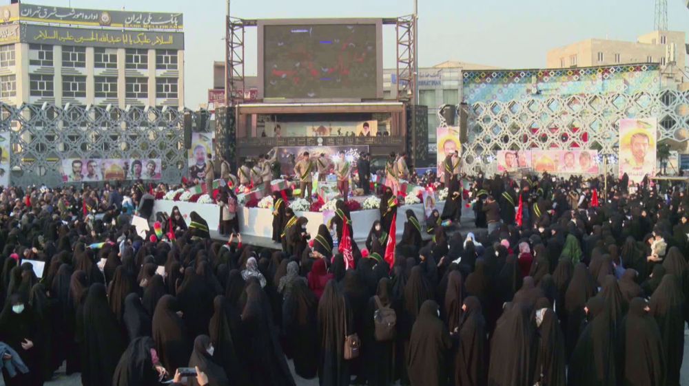 Iranians bid farewell to martyrs of war on Daesh