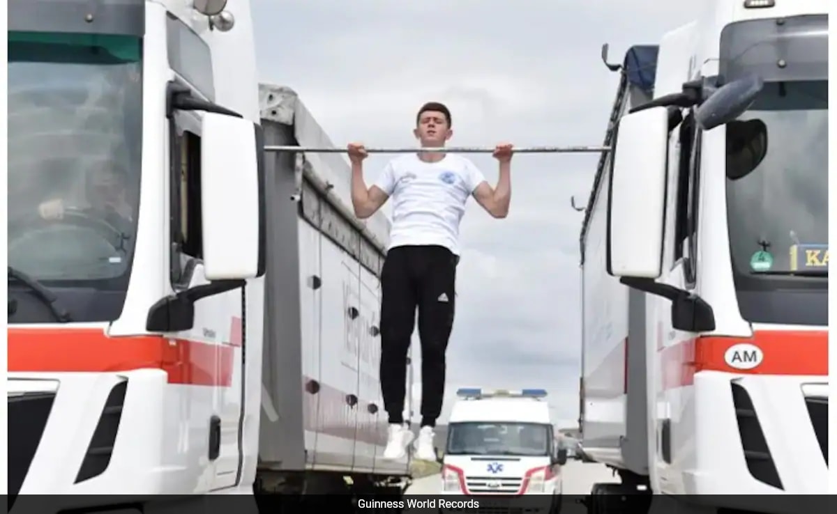 Watch: Armenian Teen Sets World Record Doing Pull-Ups Between Moving Trucks