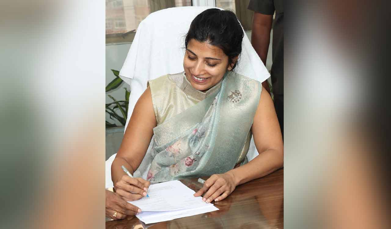 Amrapali Kata takes charge as HMDA Joint Metropolitan Commissioner