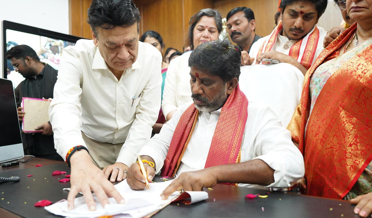 Telangana: Six Ministers assume office at Secretariat on auspicious Thursday