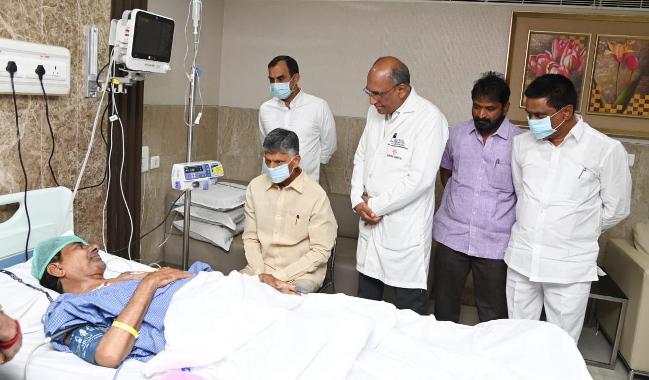 Dy CM Bhatti, Chandrababu visit KCR at hospital