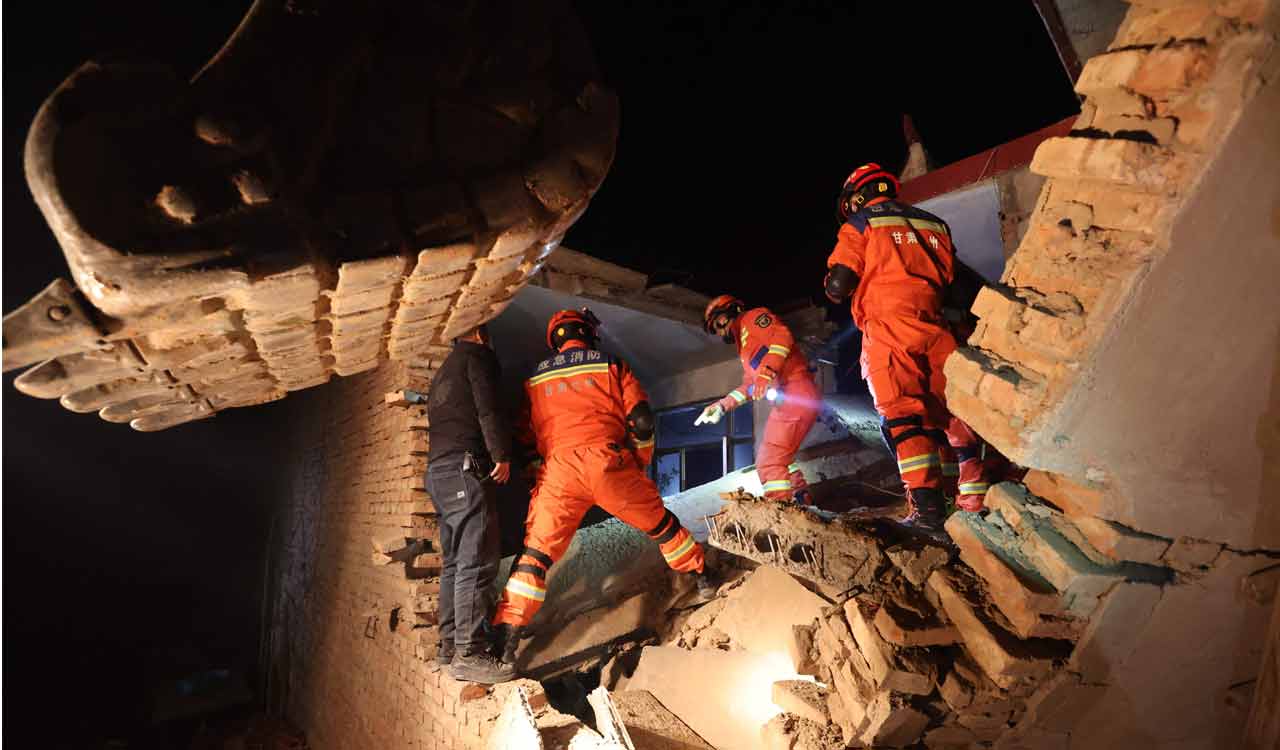 Midnight earthquake kills 118 people, injures over 500 in northwest China