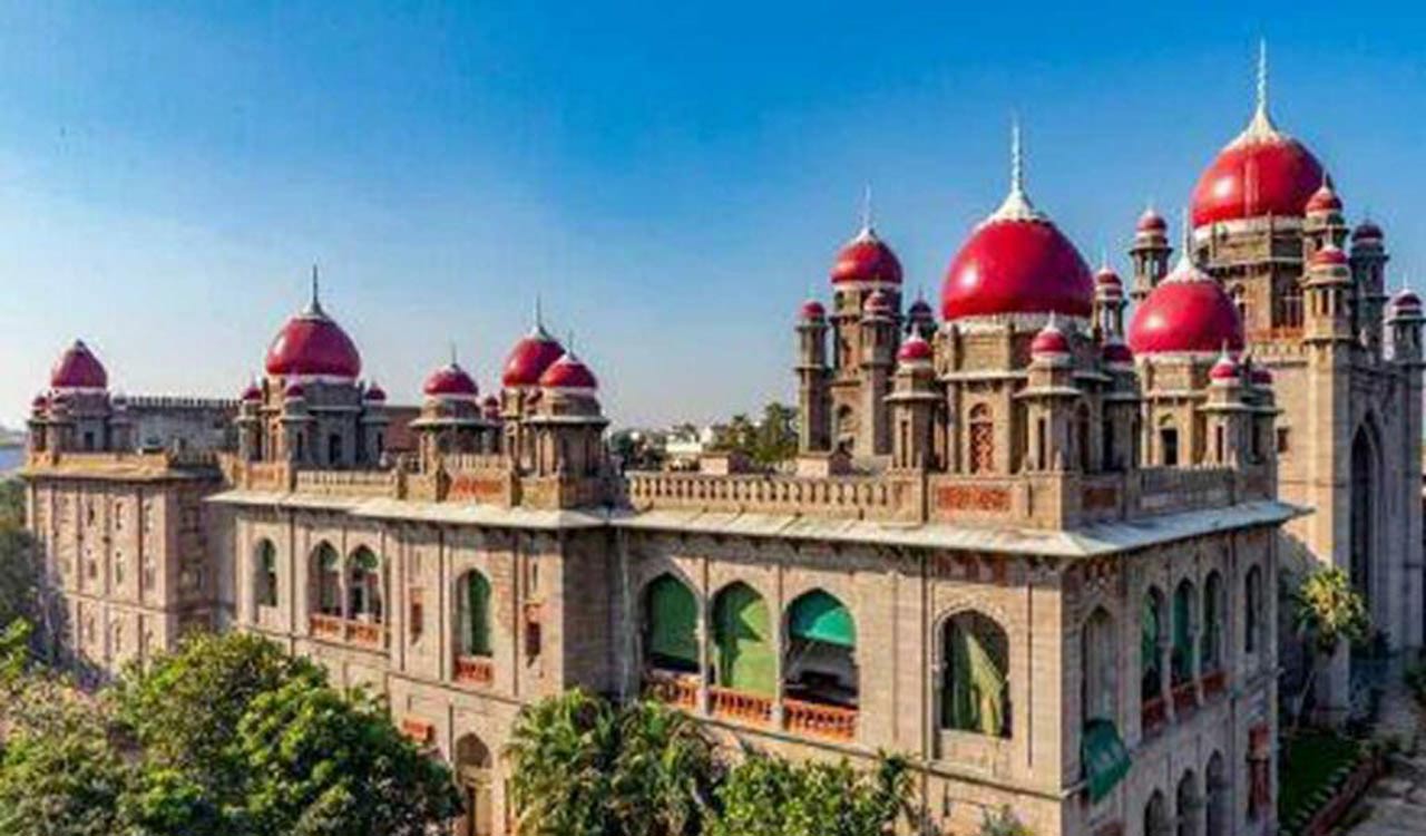 Telangana High Court issues directions permitting women of Akbari sect of Shia muslims to enter Ibbadat Khana