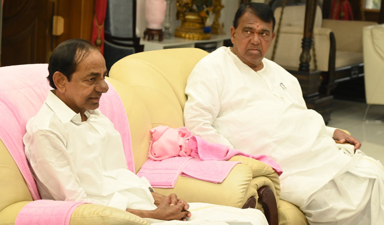 Newly elected BRS MLAs meet KCR