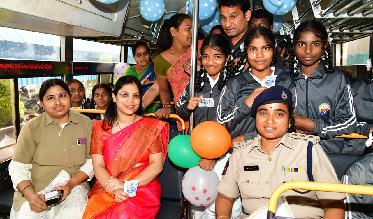 Maha Lakshmi, Rajiv Arogyasri launched in old Karimnagar