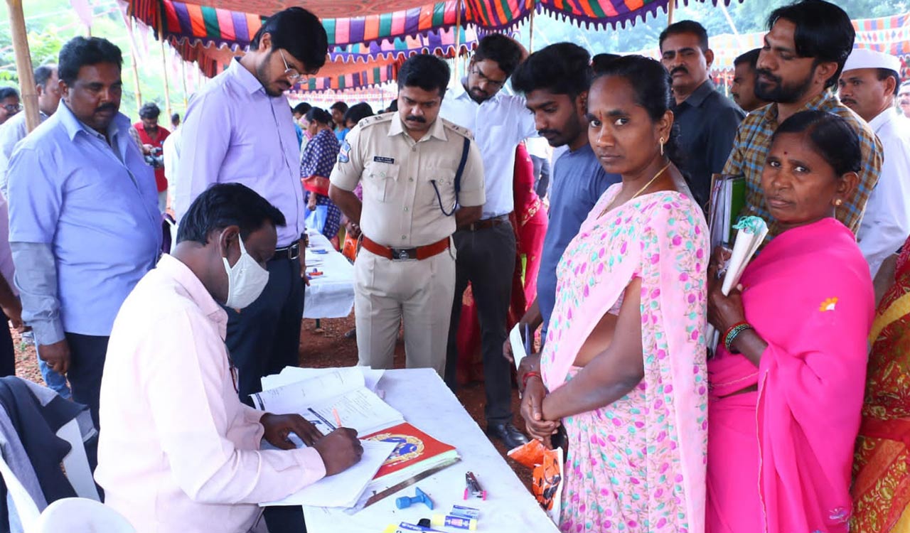 Huge rush at Praja Palana sabhas in erstwhile Khammam