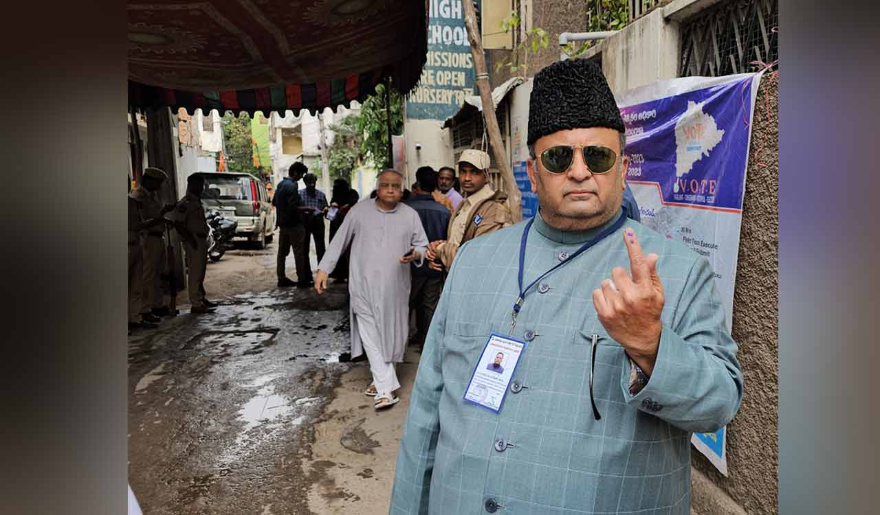 Former Mayor Mir Zulfiqar registers win in Charminar