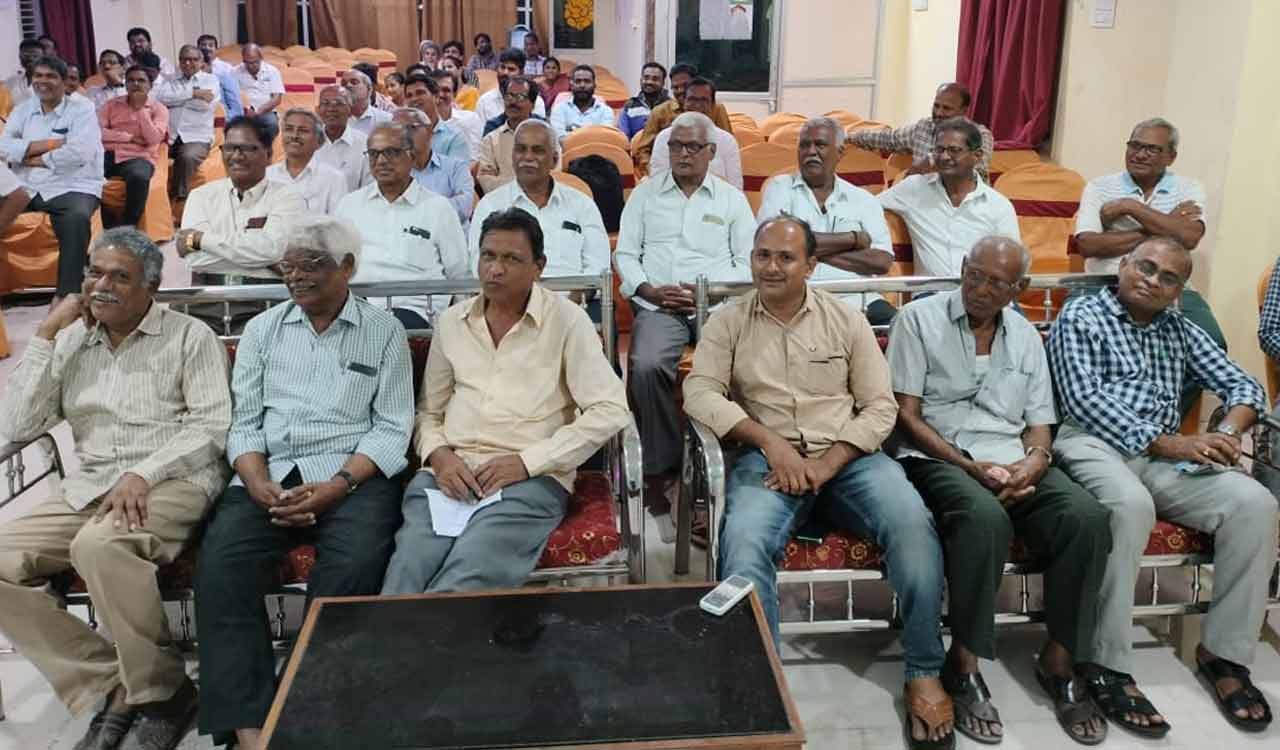 Prakruti Ashram organises conference on programming of mind