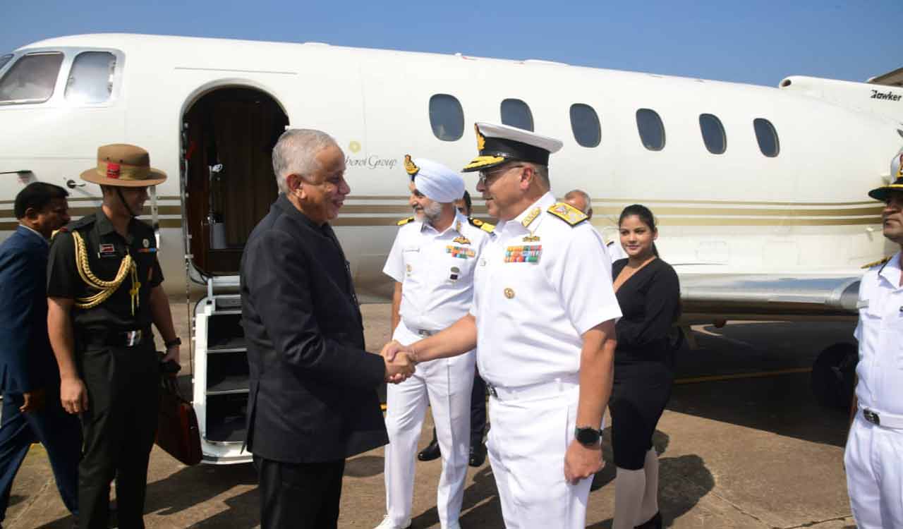 Indian Navy’s spectacular operation demo enthralls Vizag