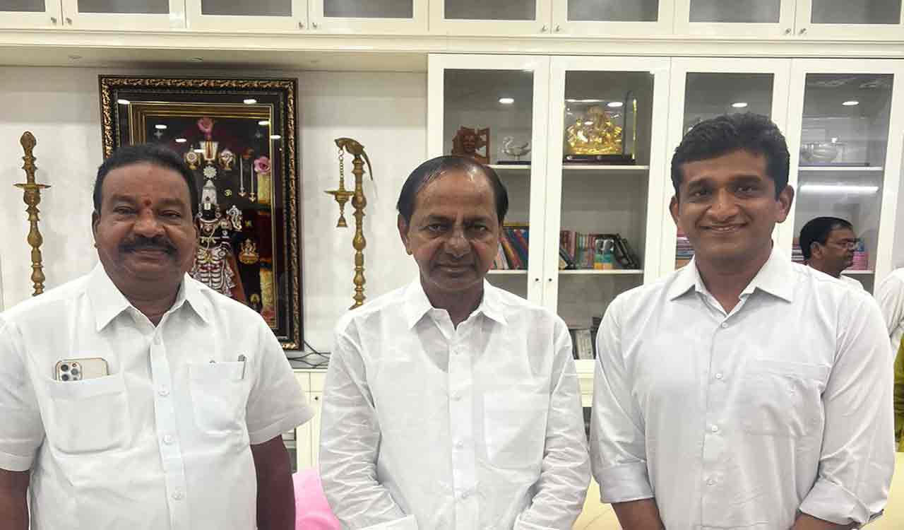 Newly Elected BRS MLA Dr. Kalvakuntla Sanjay meets KCR