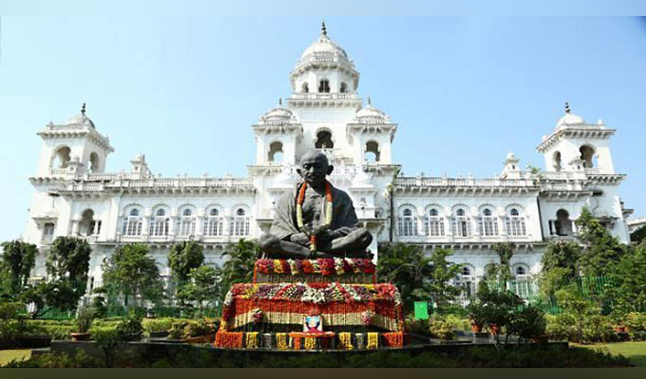 Newly-elected MLAs take oath as maiden session of Telangana Assembly begins