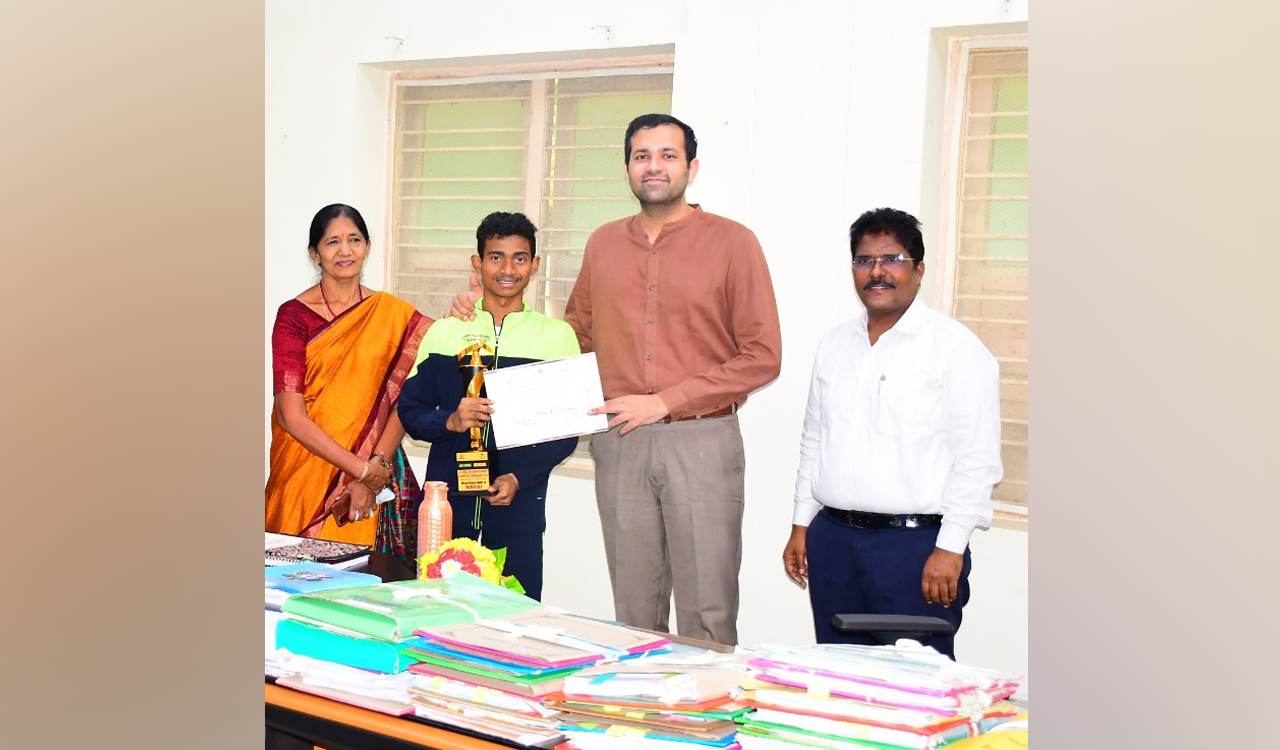 Telangana: Tribal student wins gold in badminton tournament